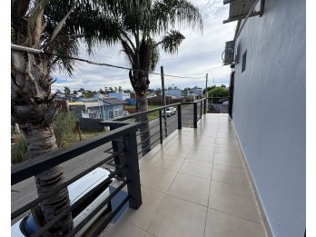 VENTA - CASA DE 3 DORMITORIOS + QUINCHO - ORO VERDE