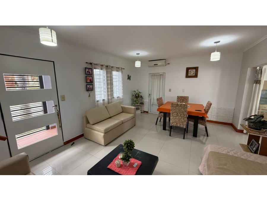 CASA APTA CREDITO EN ORO VERDE, 3 DORM COCHERA y GAS NATURAL