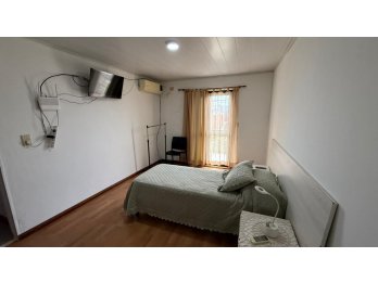 CASA APTA CREDITO EN ORO VERDE, 3 DORM COCHERA y GAS NATURAL