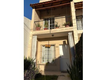 VENDE: Duplex calle Sara Ecleston