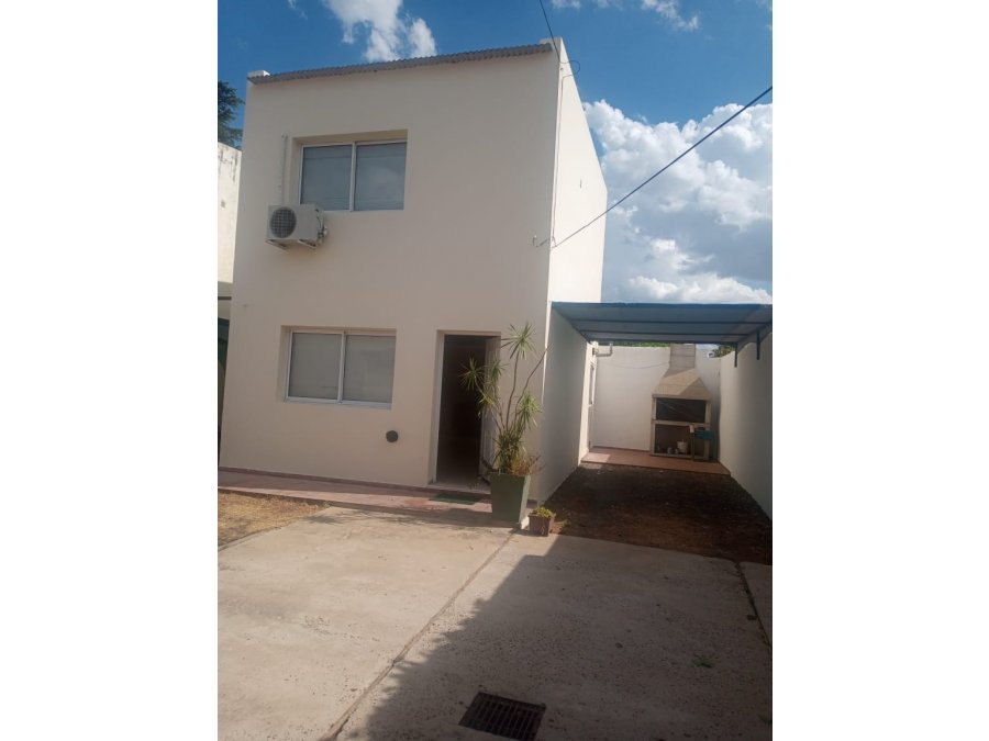 VENDE DUPLEX calle División del Litoral