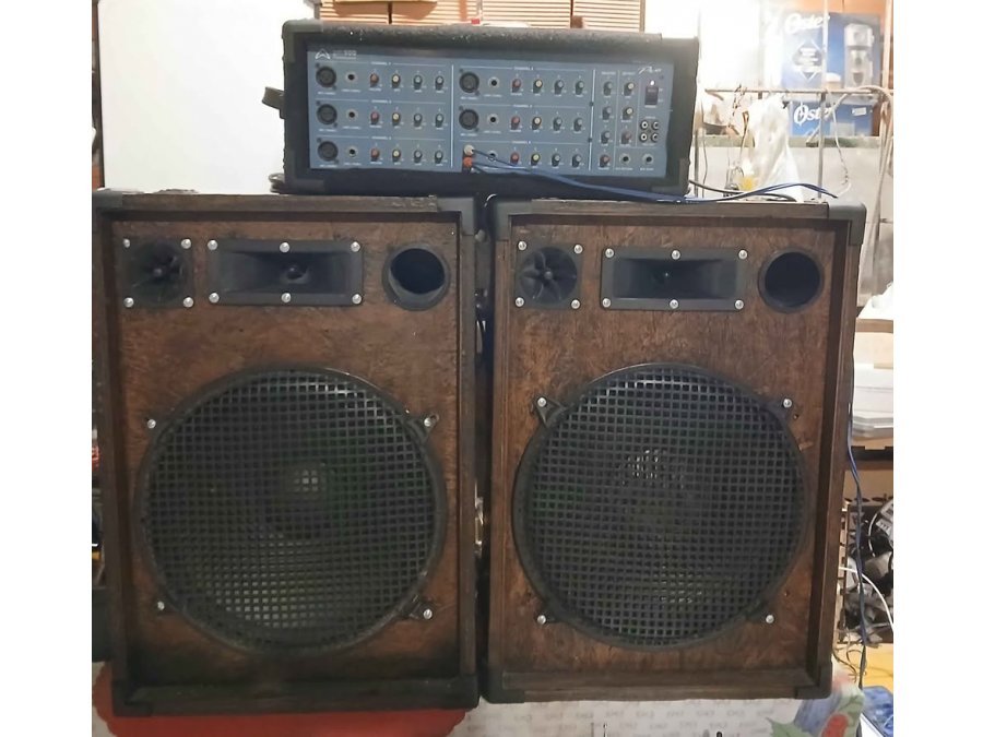 Combo consola Wharfedale y parlantes de 15