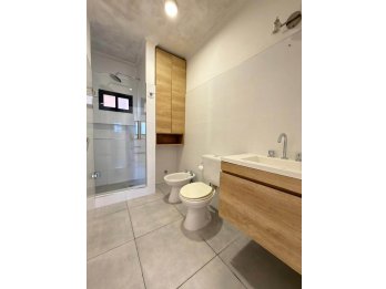 Se alquila hermoso departamento en zona plaza Alvear
