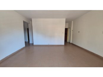 VENDE:  Casa en planta alta, Avda Ramirez