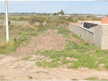 VENDE: Lote ubicado en Avenida Los Chañares (Oro verde).
