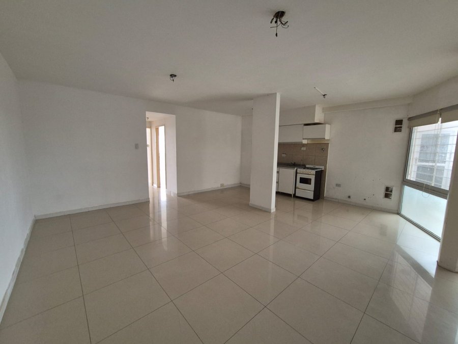 SE VENDE DEPARTAMENTO AMPLIO calle Paraguay