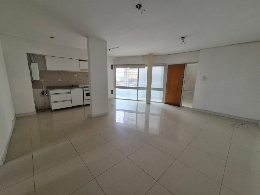 SE VENDE DEPARTAMENTO AMPLIO calle Paraguay