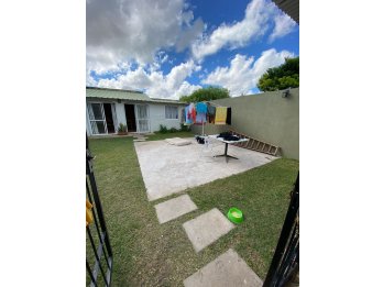 VENDE: Casa Barrio Mercantil calle Monseñor D´andrea