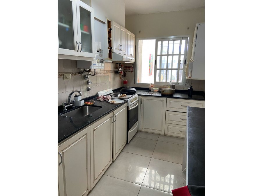 VENDE: Casa Barrio Mercantil calle Monseñor D´andrea
