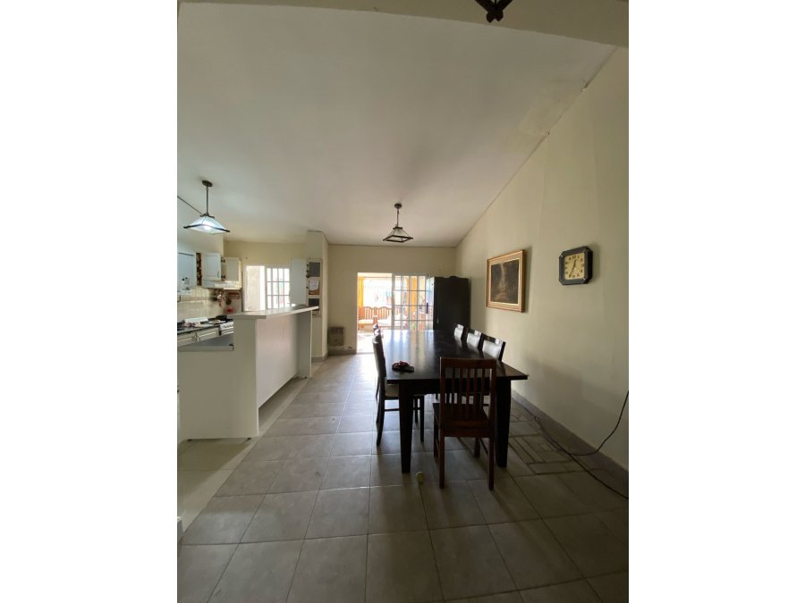 VENDE: Casa Barrio Mercantil calle Monseñor D´andrea