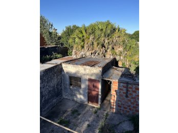VENDE: Casa a reciclar, calle Los Chanas