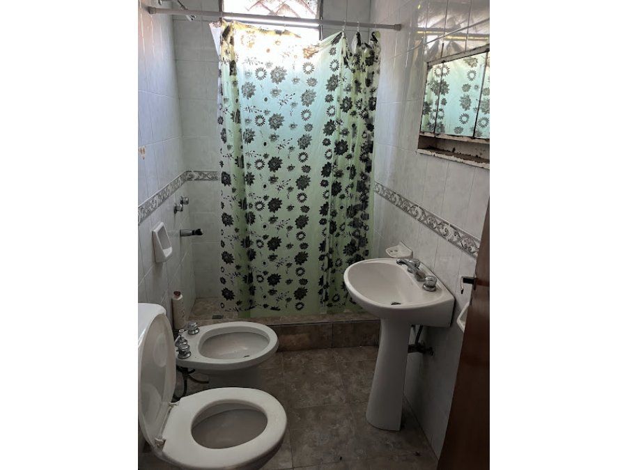 VENDE: Casa a reciclar, calle Los Chanas