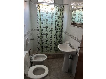 VENDE: Casa a reciclar, calle Los Chanas