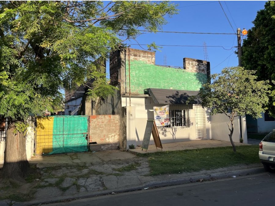 VENDE: Casa a reciclar, calle Los Chanas