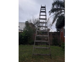 ESCALERA DE MADERA - TIPO PINTOR