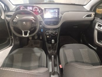 Peugeot 208 año 2020 allure 1.6