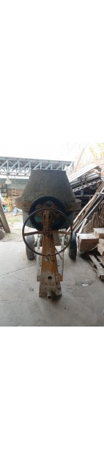 HORMIGONERA 300 LITROS CON MOTOR