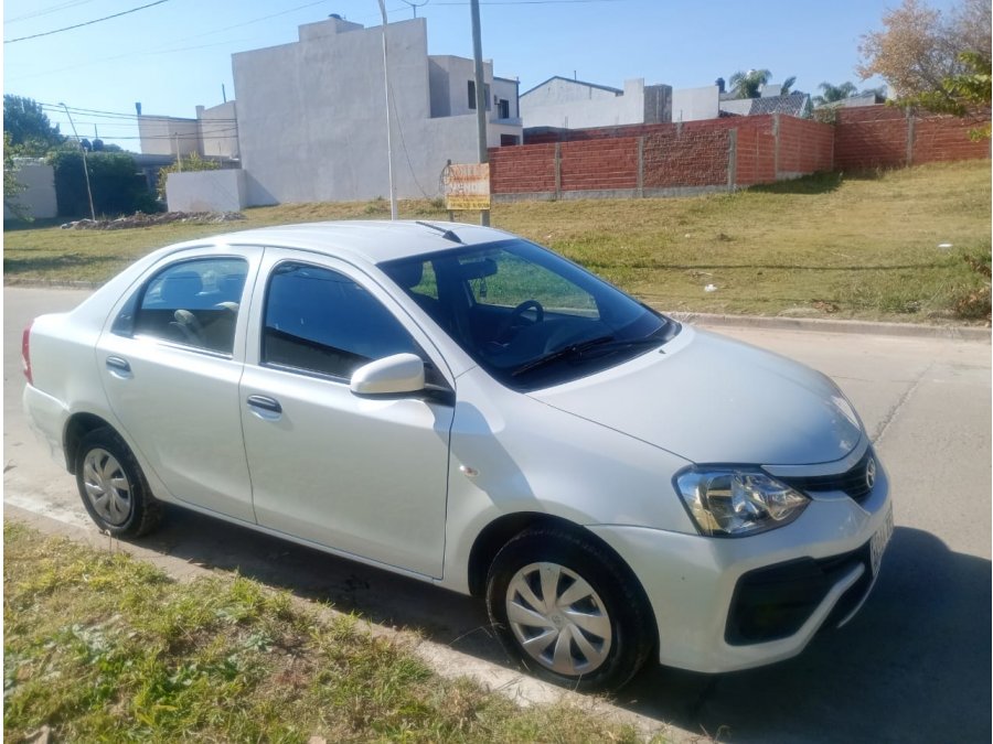 Hermoso Etios 2023 Como Nuevo