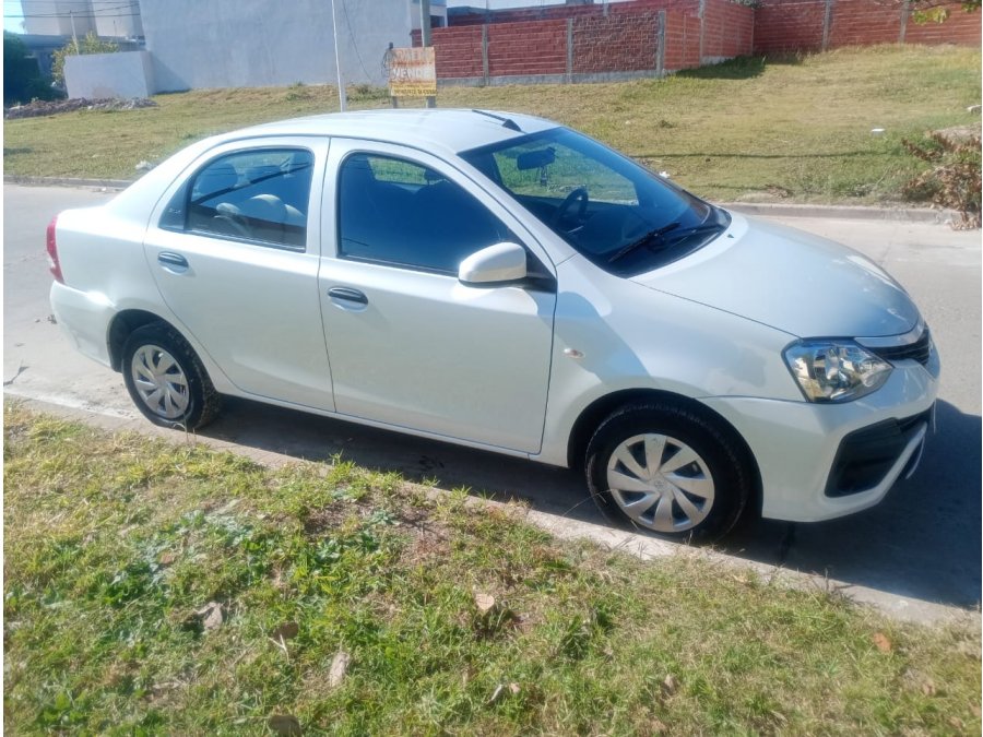 Hermoso Etios 2023 Como Nuevo