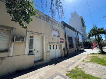 SALTA 279. CASA EN VENTA CENTRICA CON PATIO