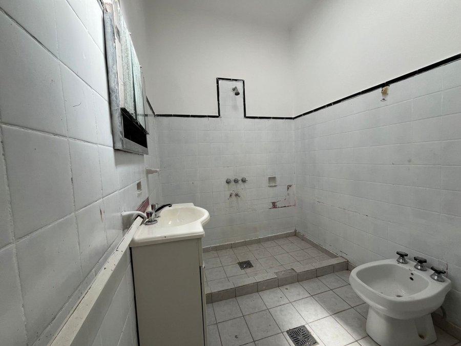 SALTA 279. CASA EN VENTA CENTRICA CON PATIO
