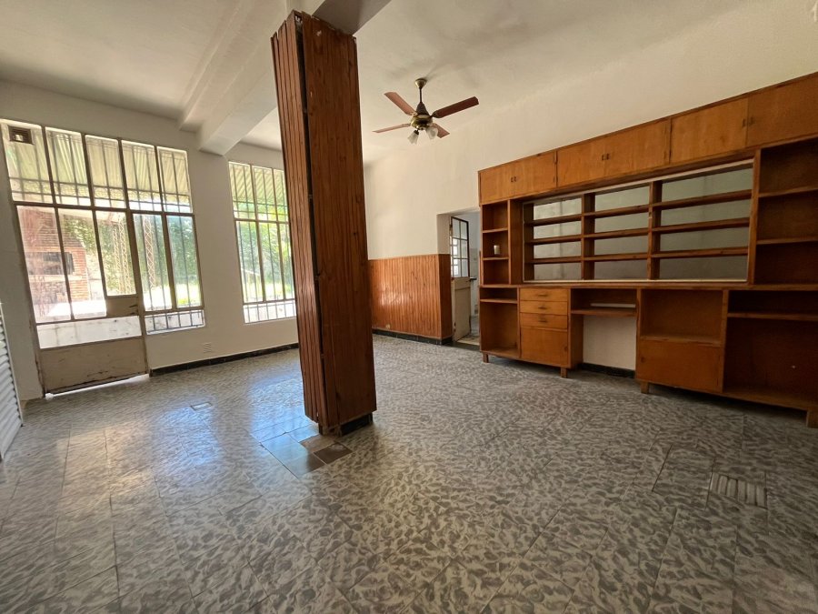 SALTA 279. CASA EN VENTA CENTRICA CON PATIO