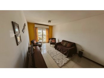 VENTA DPTO 2 DORMITORIOS CALLE PERÓN ZONA HOSPITAL SAN MARTI