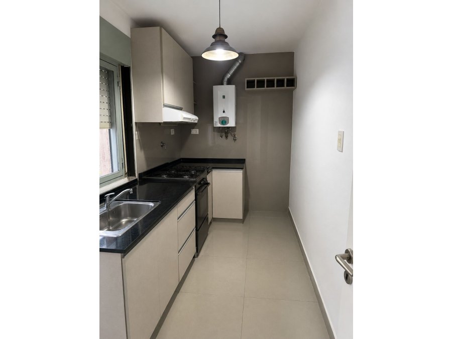 VENTA DPTO 2 DORMITORIOS CALLE PERÓN ZONA HOSPITAL SAN MARTI