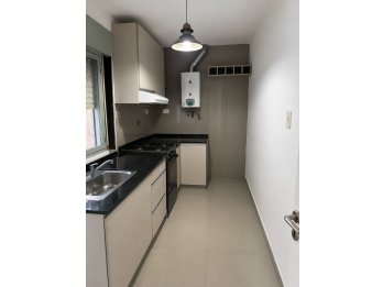 VENTA DPTO 2 DORMITORIOS CALLE PERÓN ZONA HOSPITAL SAN MARTI