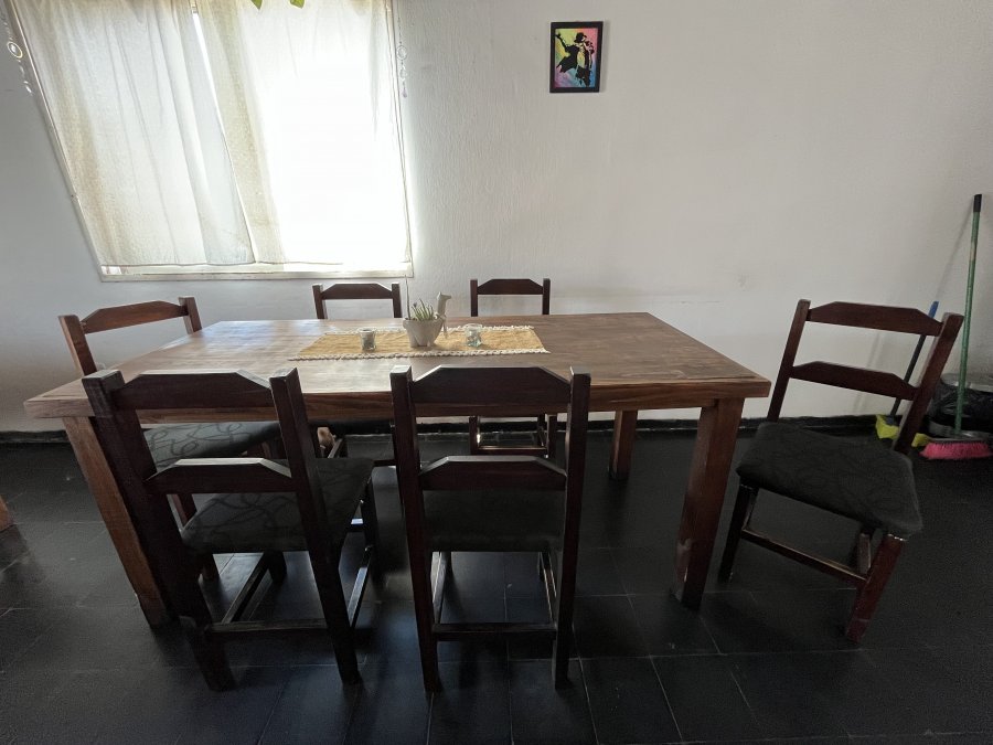 Juego de comedor de pino pintado