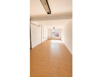 EN VENTA OFICINA/LOCAL/DEPOSITO - CENTRO