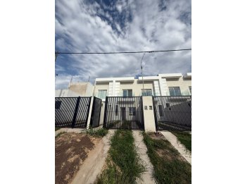 SE VENDE DUPLEX A ESTRENAR EN PARACAO