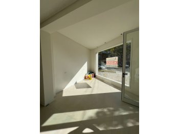 Local Comercial / Uruguay y Ferre