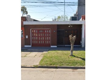 VENDE: Casa Avenida Selva de Montiel