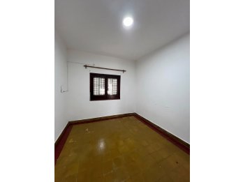 Macia 149 / Casa 1 Dormitorio + Comodin