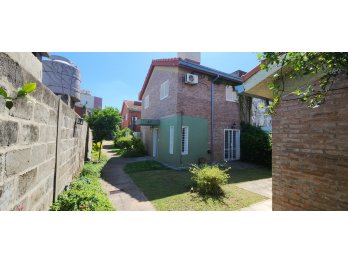 VENDO DUPLEX  DE 3 DORMITORIOS EN BARRIO PRIVADO.