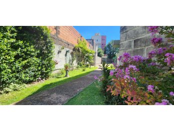 VENDO DUPLEX  DE 3 DORMITORIOS EN BARRIO PRIVADO.