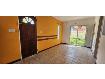 VENDO DUPLEX  DE 3 DORMITORIOS EN BARRIO PRIVADO.