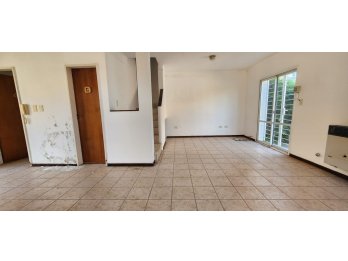 VENDO DUPLEX  DE 3 DORMITORIOS EN BARRIO PRIVADO.