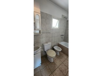 VENDO DUPLEX  DE 3 DORMITORIOS EN BARRIO PRIVADO.