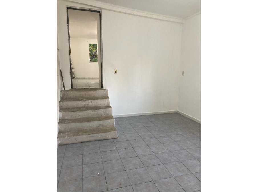 🏡 VENTA Casa + Departamento en Planta Alta‼️