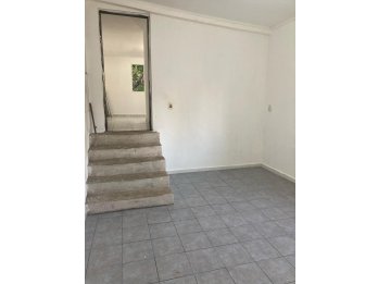 🏡 VENTA Casa + Departamento en Planta Alta‼️