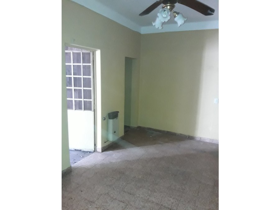 VENDE: Casa tres dormitorios Avda Almafuerte