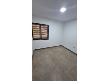 VENDE O ALQUILA: Barrio El Sol (a 200 m del super Coto)