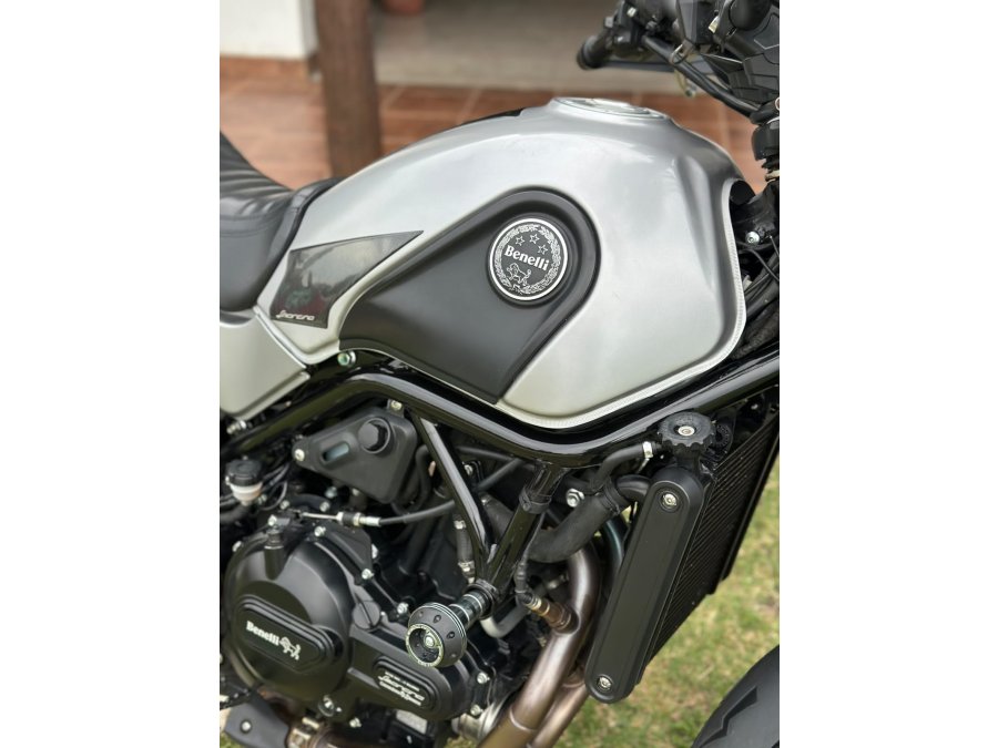Benelli Leoncino 500