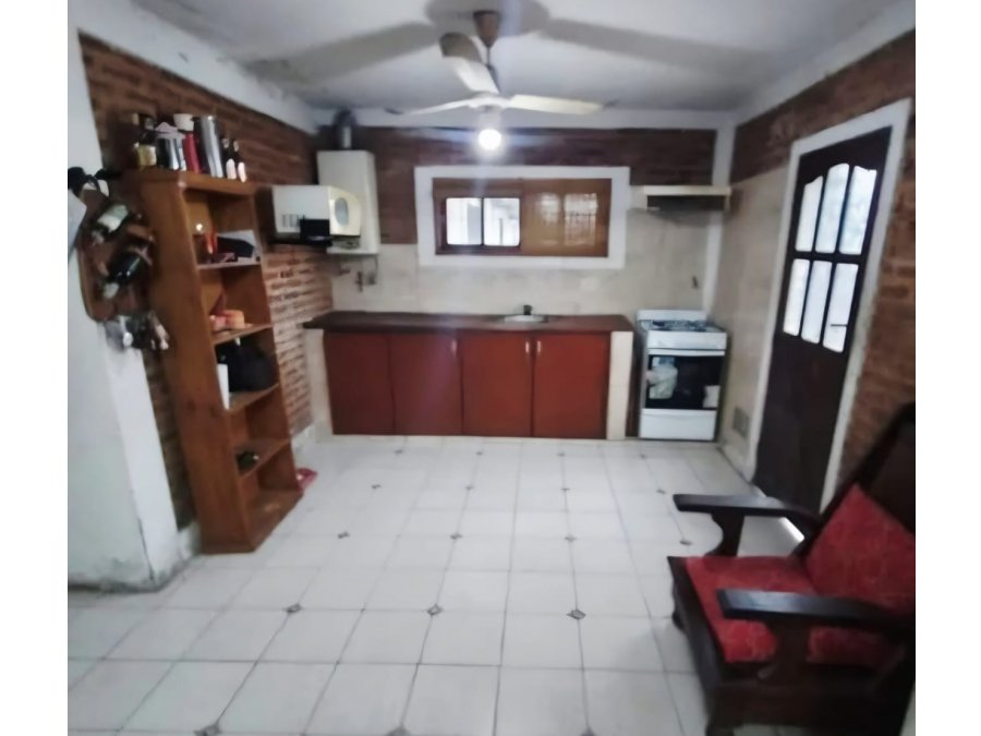 VENTA CASA DE 3 DORMITORIOS ZONA ESCUELA DE POLICIAS