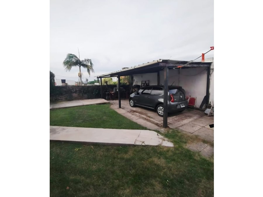 VENTA CASA DE 3 DORMITORIOS ZONA ESCUELA DE POLICIAS