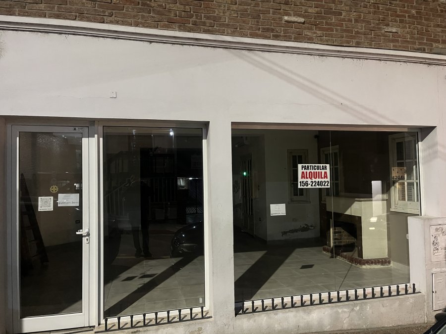 Alquilo local comercial a metros de la peatonal