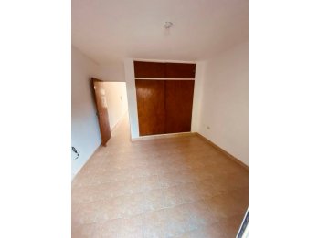 ALQUILER Dpto. centrico calle Paraguay UN Dorm con cochera