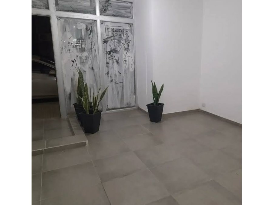 ALQUILER LOCAL a metros del Shopping Paso del Parana
